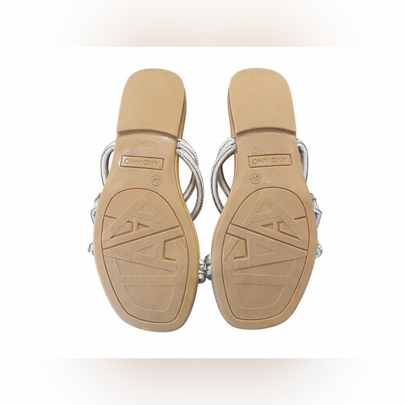 🍀🍀 Andiamo Women's Silver Strappy Sandals - Picture 3 of 3